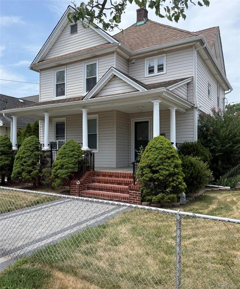 HomeSmart Premier Living Realty in Williston Park, NY (3)