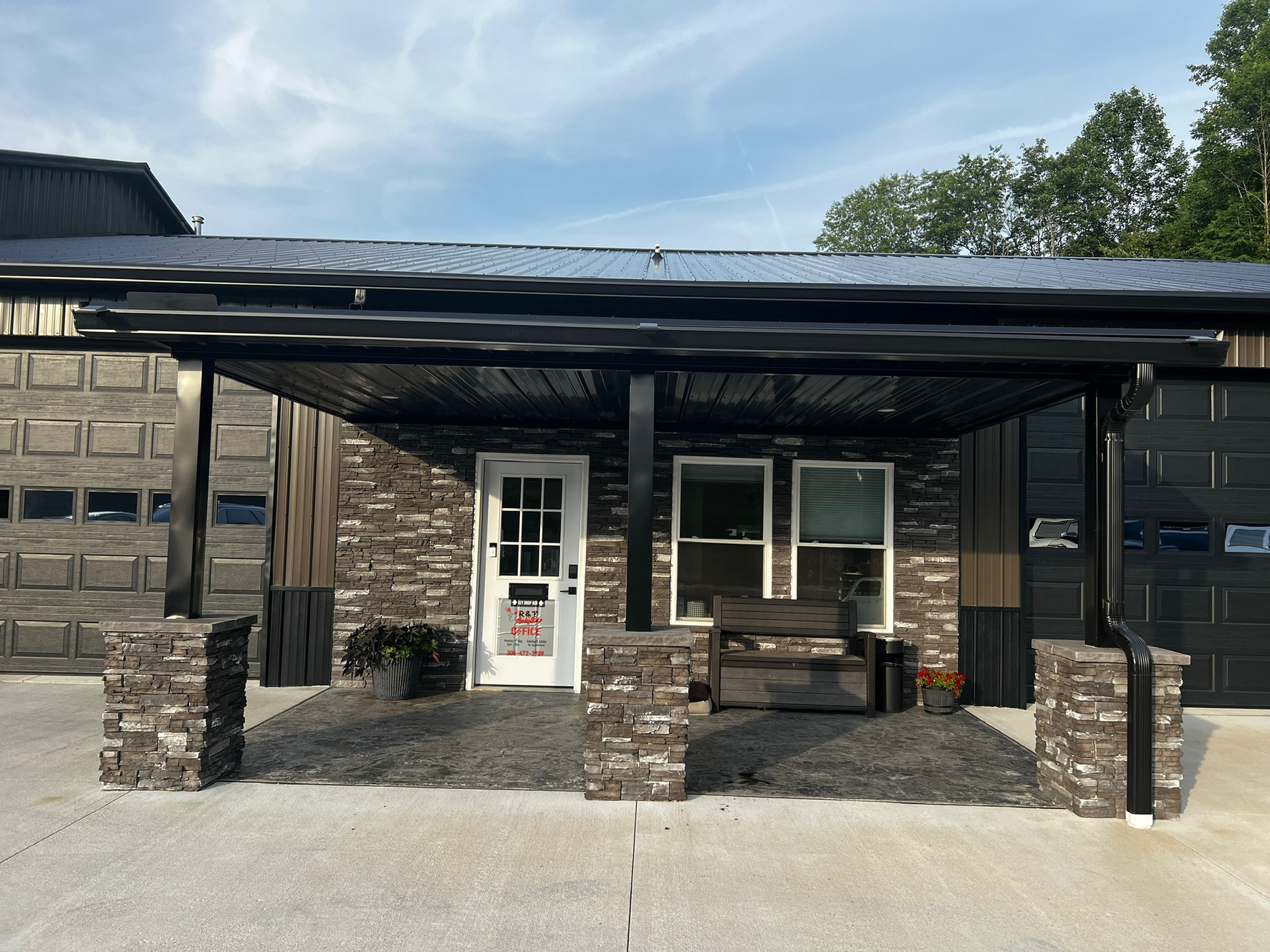 R&T Body Shop LLC in Buckhannon, WV