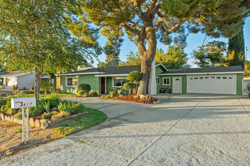 Suburban Realty in Lancaster, CA