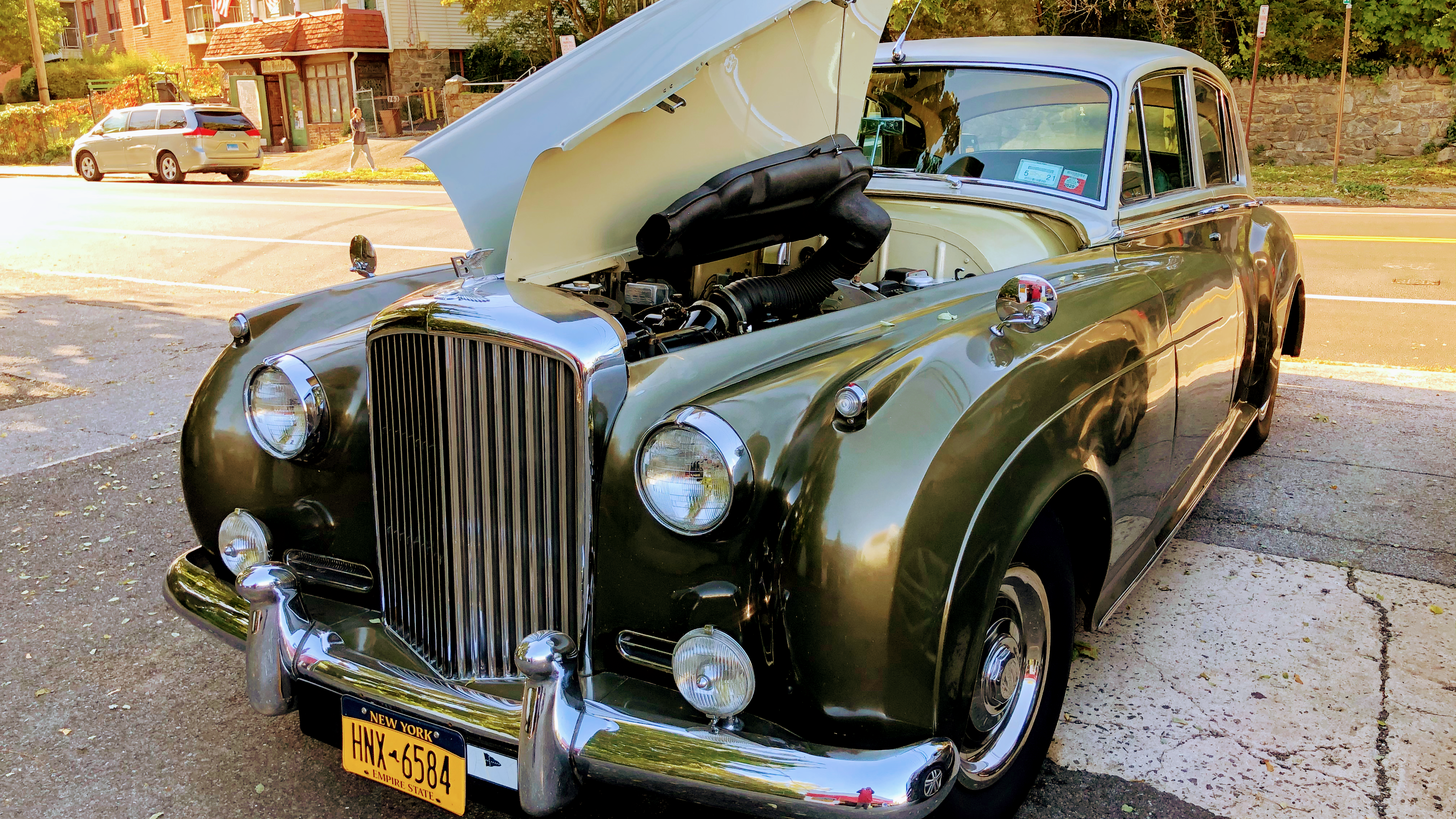 Autobahn Motors, Inc. in New Rochelle, NY