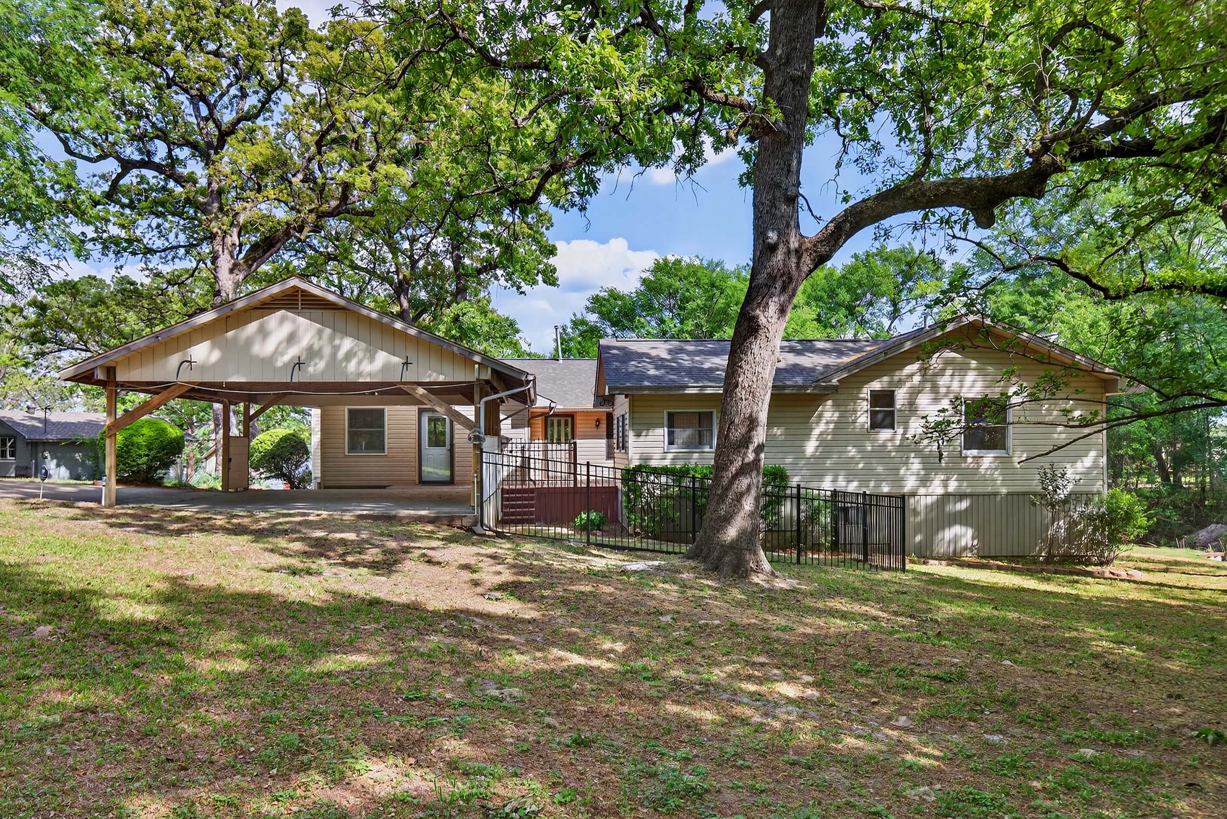 Weatheread Johnson Realty, Cedar Creek Lake Specialist in Gun Barrel City, TX