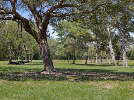 Tri-County Realty, LLC in Weimar, TX (3)