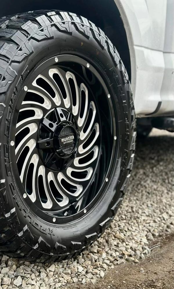 Squeaky Clean Detailing in Mt Vernon, OH