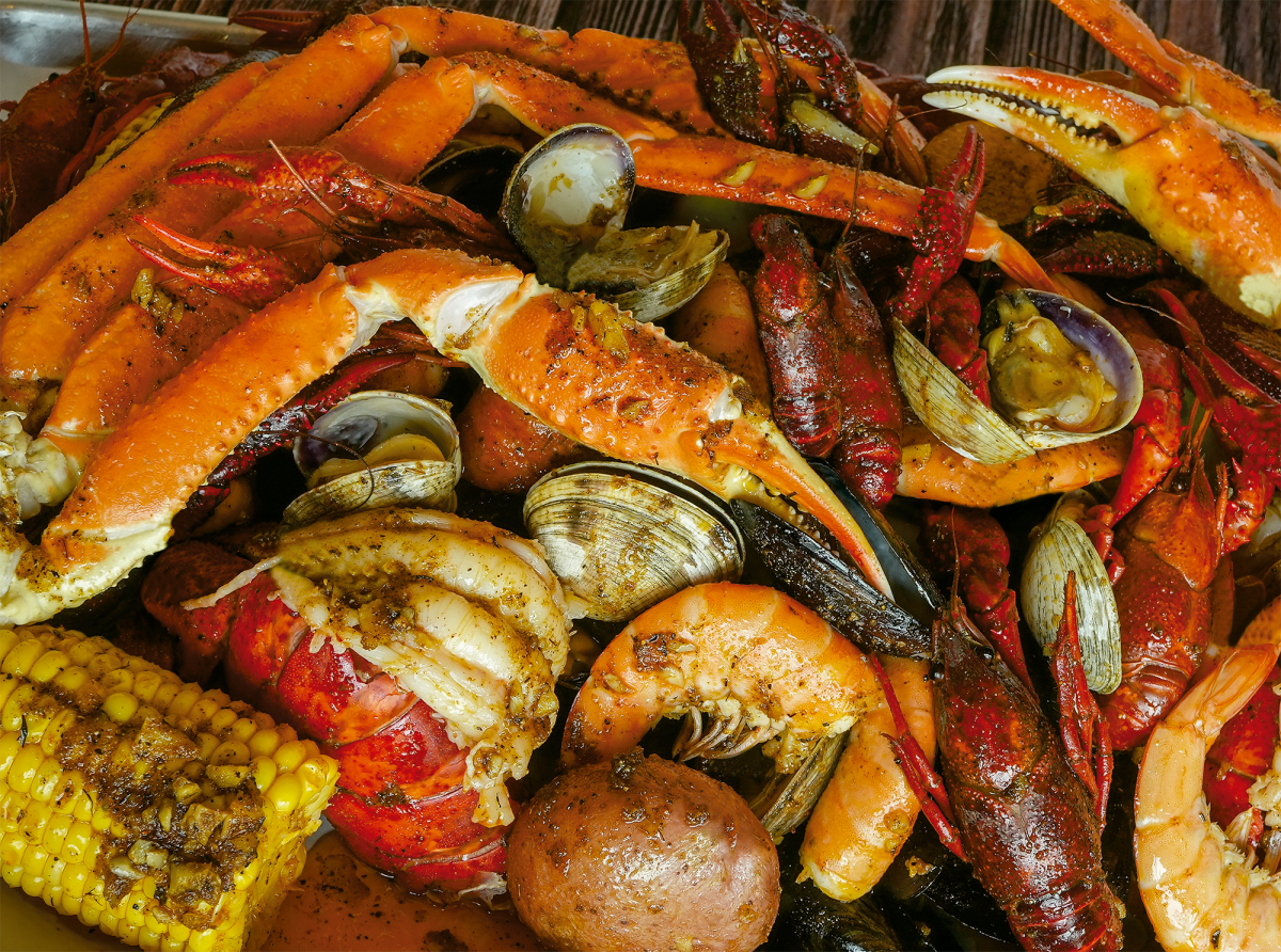 Loui Boil - Cajun Seafood Boil Restaurant in Edgewater Nj /Crab House - Spicy/Heat/Bold Flavor in Edgewater, NJ