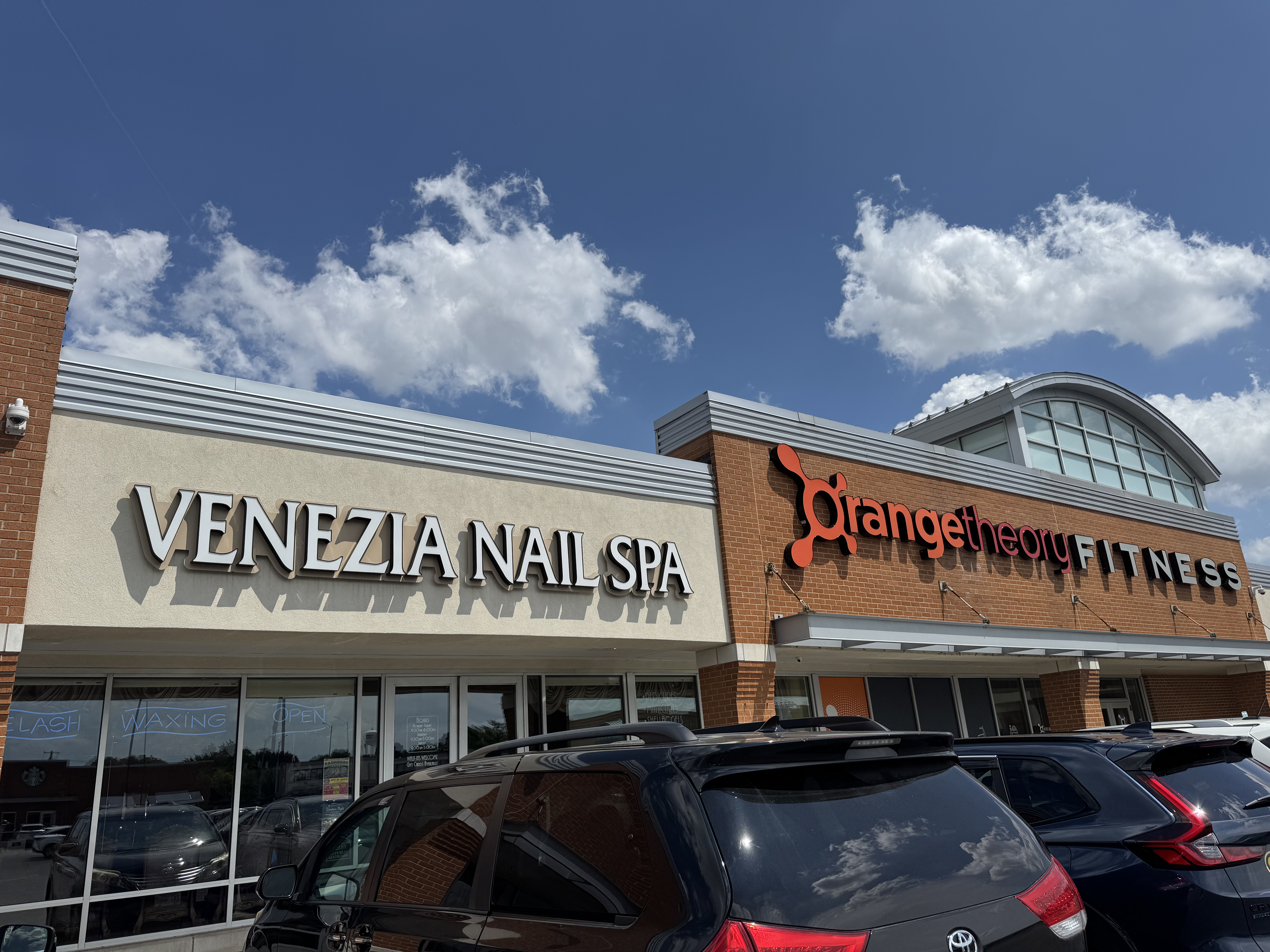 Venezia Nails Spa in Harwood Heights, IL
