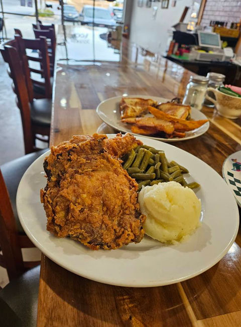 Mama's Downhome Kitchen in Carrollton, GA (6)