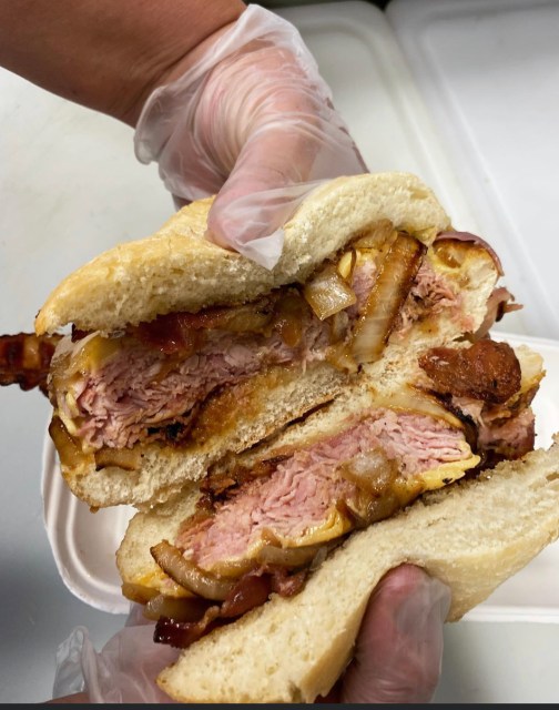 Whistle Punk Farm Delicatessen in Brunswick, MD (4)
