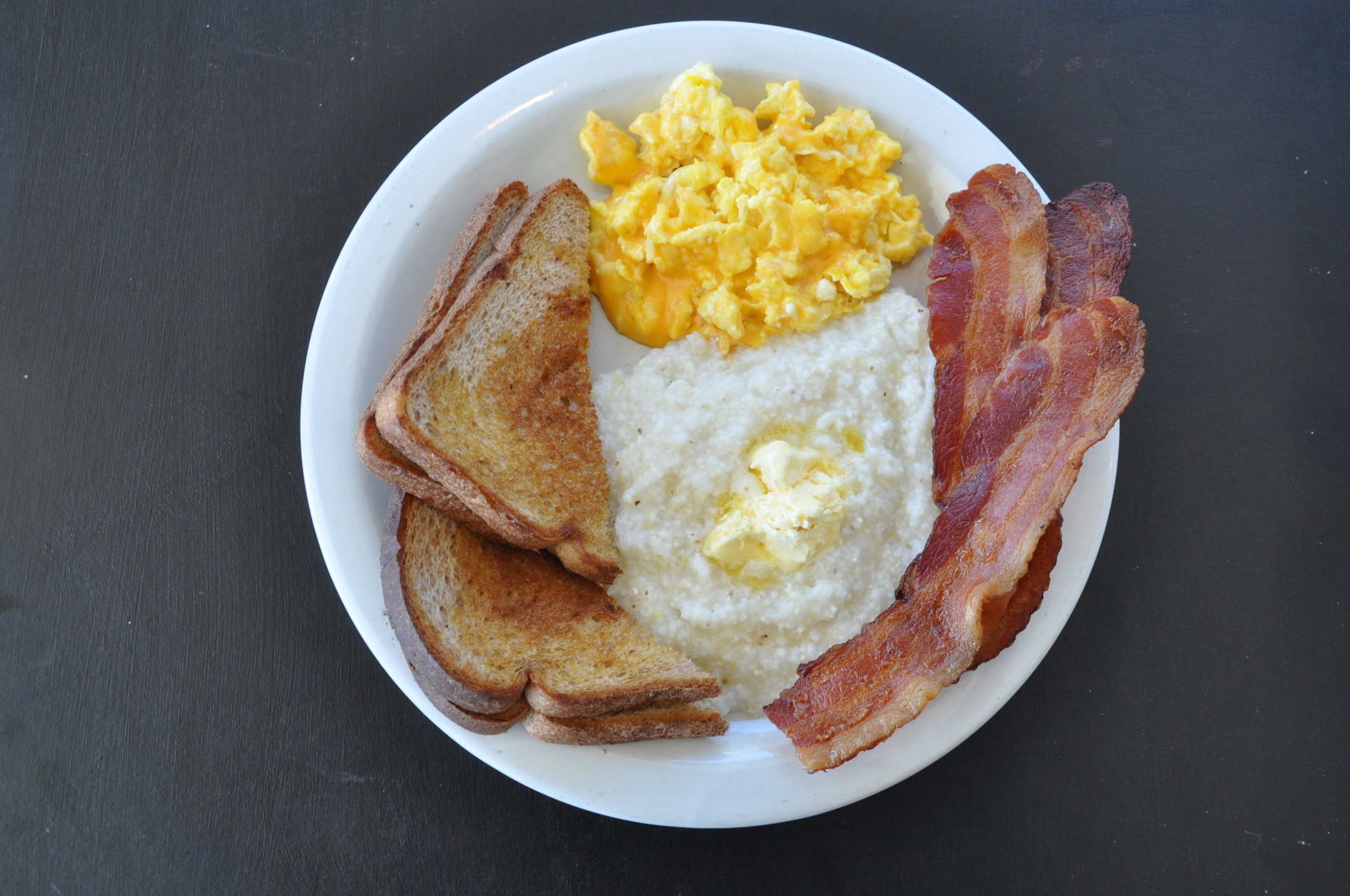 Huskers Cafe (Stone Mountain) in Stone Mountain, GA