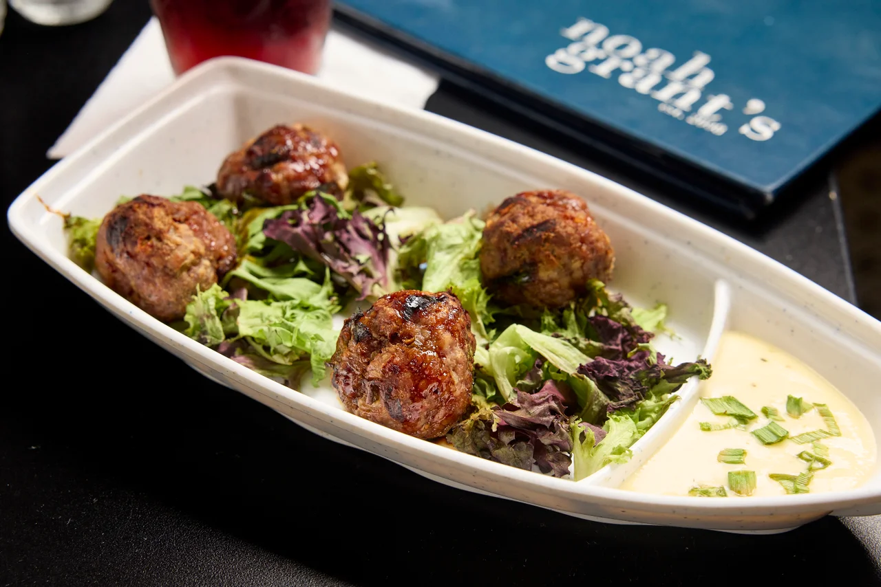 noah grant's grill house & oyster bar in Zionsville, IN (5)