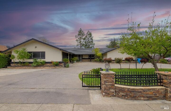 Chanell Tyhurst, Realtor in Dixon, CA (4)