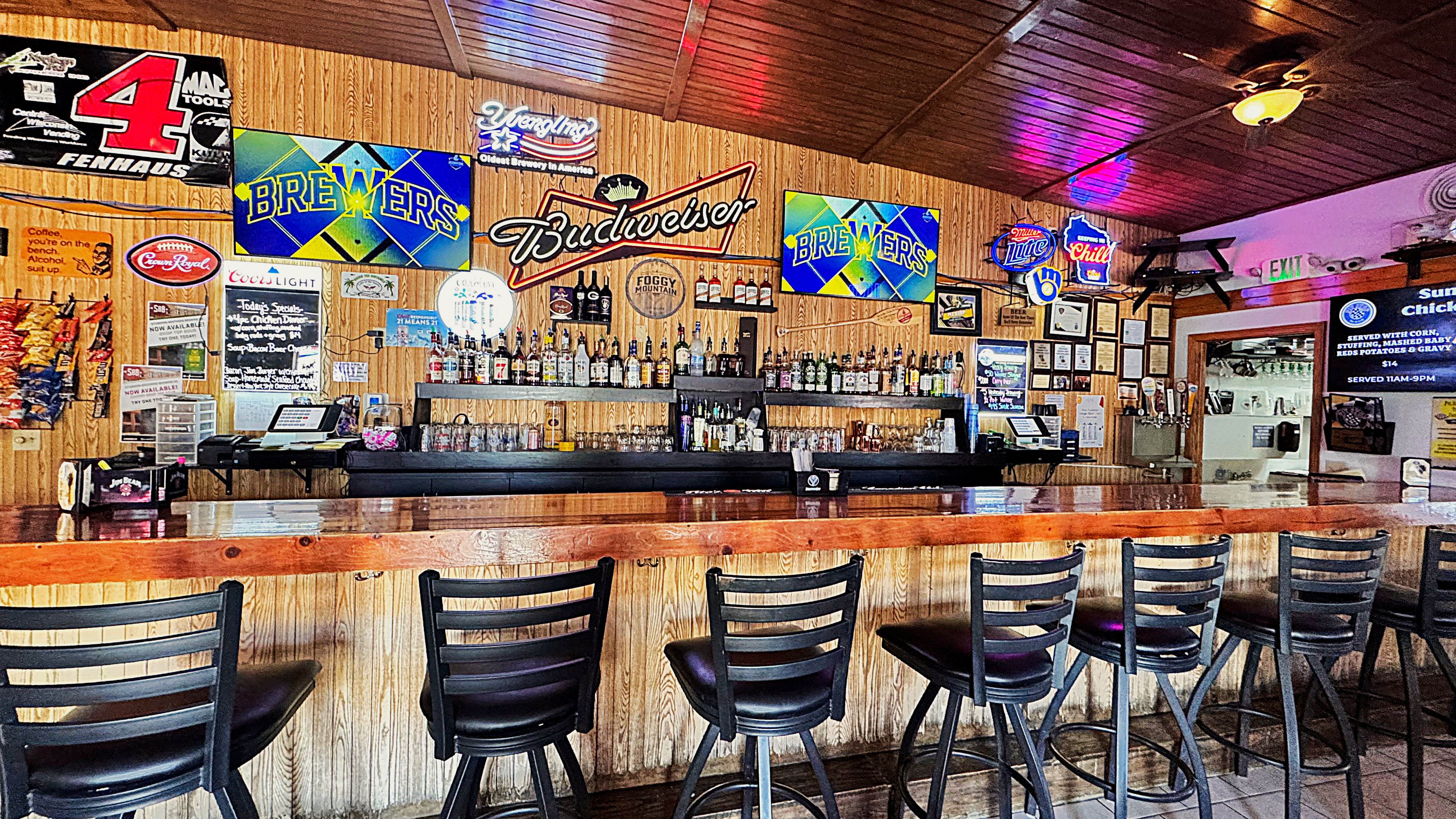 Pit Stop Bar & Grill in Mosinee, WI