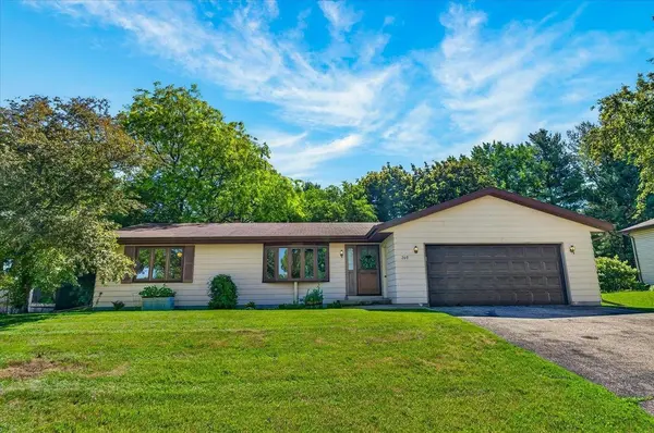 Christine Cooper, Real Estate Agent - RE/MAX Preferred Sun Prairie in Sun Prairie, WI (3)