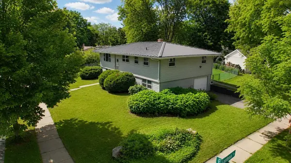 Christine Cooper, Real Estate Agent - RE/MAX Preferred Sun Prairie in Sun Prairie, WI (4)