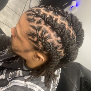 Yayo’s Divine Beauty Loc Exstentions & Braids in Toledo, OH (5)