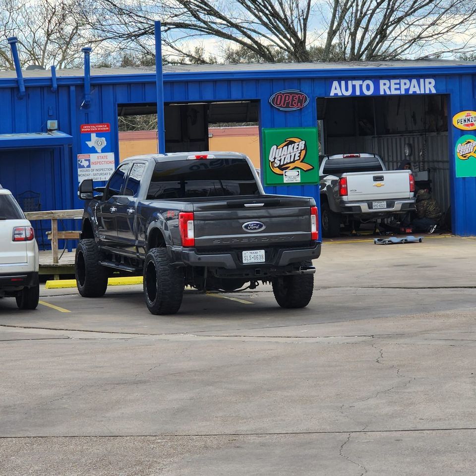 Coastal Detailing & Oil Center in Alvin, TX (2)