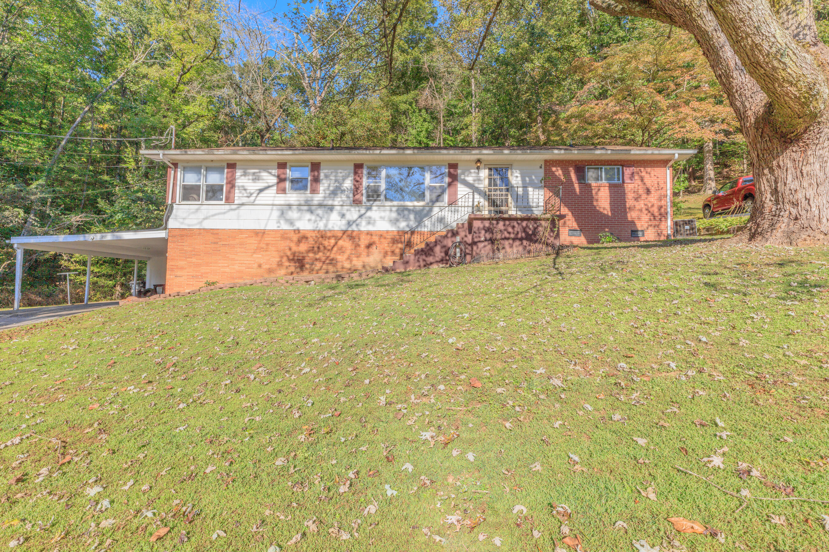 The Nathan Stoker Team - Real Estate Partners Chattanooga, LLC in Chickamauga, GA