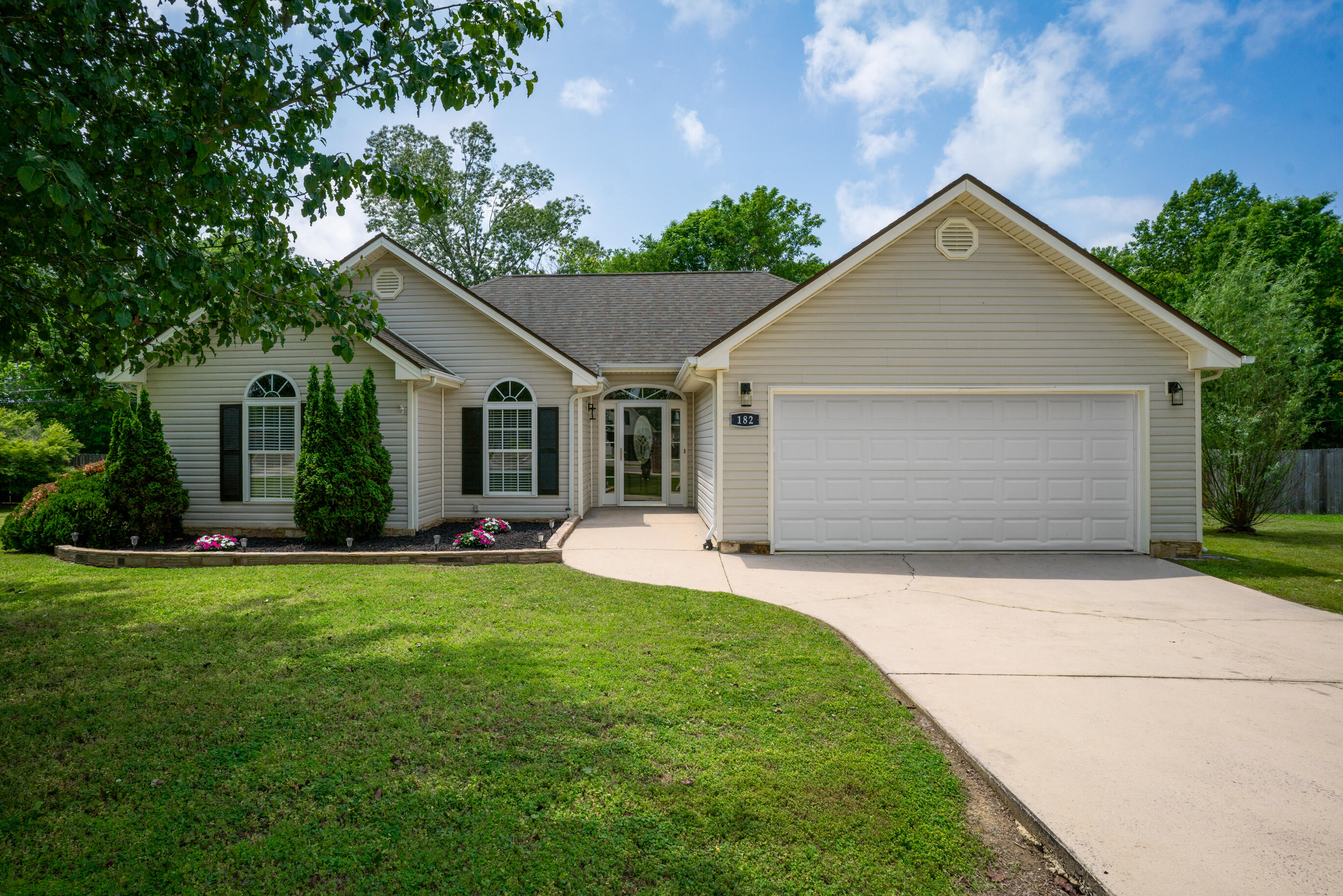 The Nathan Stoker Team - Real Estate Partners Chattanooga, LLC in Chickamauga, GA (2)
