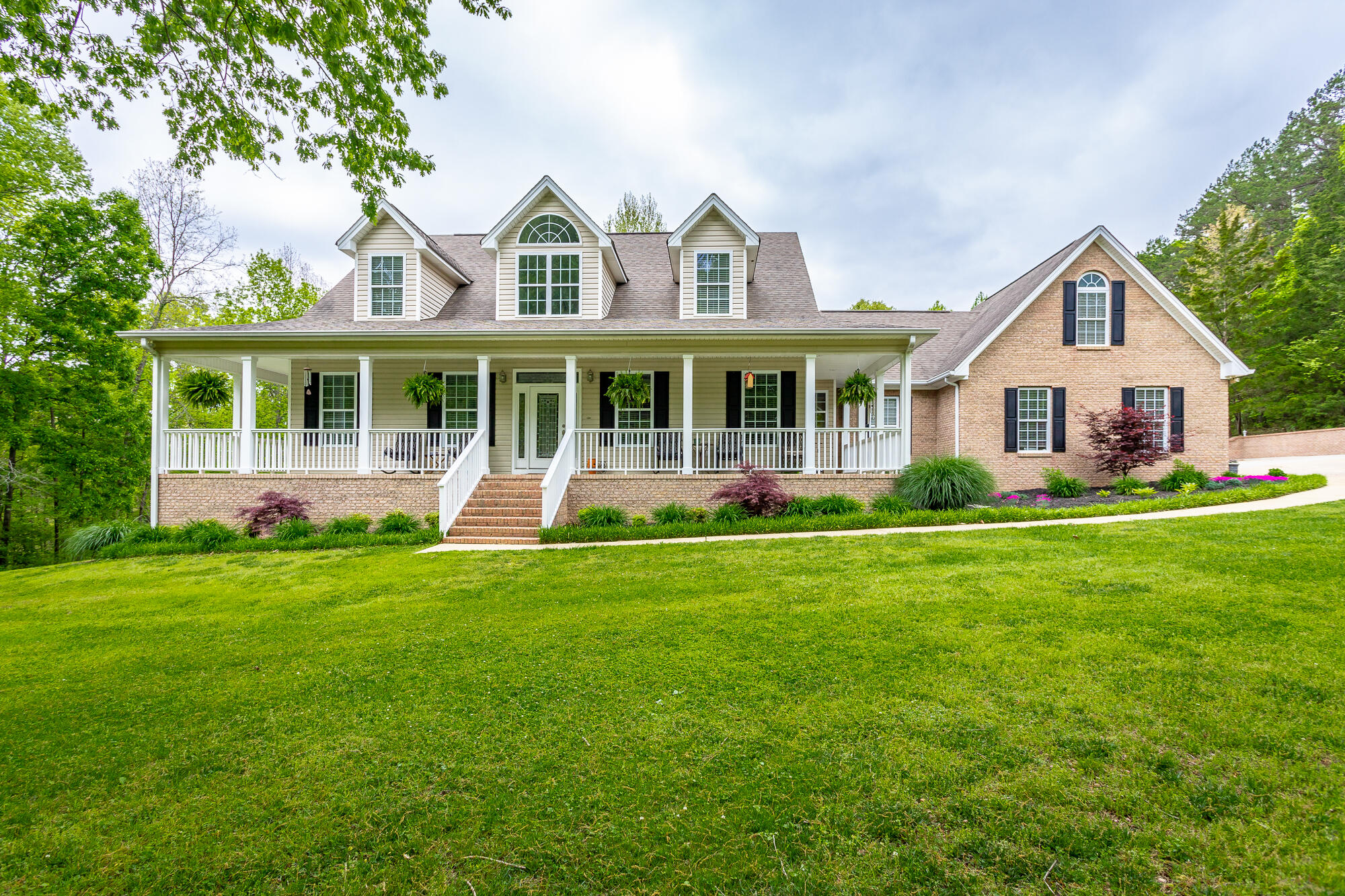 The Nathan Stoker Team - Real Estate Partners Chattanooga, LLC in Chickamauga, GA (3)