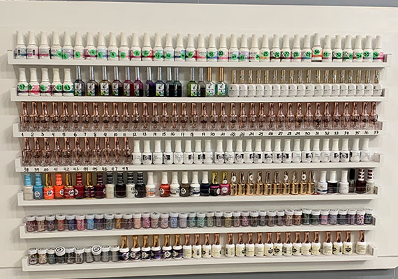 T & N Nails in Altoona, PA