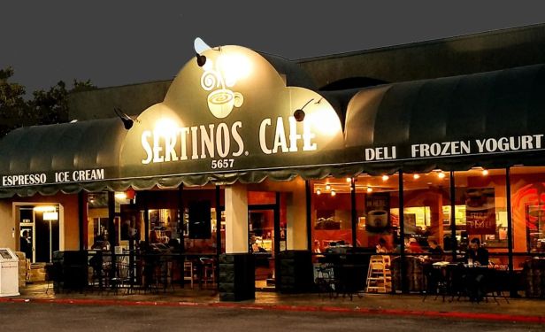 Sertinos Café in Beaumont, TX (2)