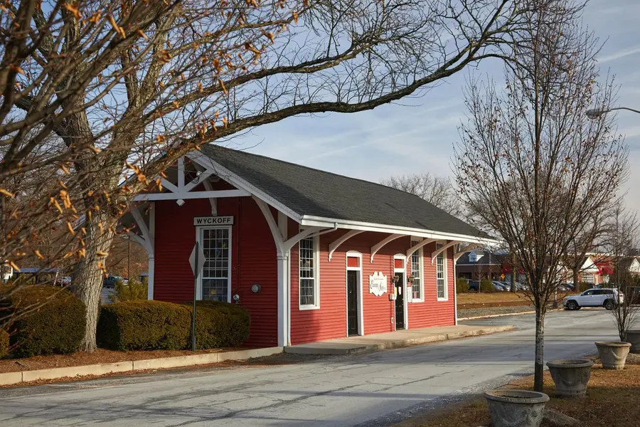 United Luxury Properties - Will Helfricht, REALTOR® - Living in North Jersey Team in Fair Lawn, NJ (2)