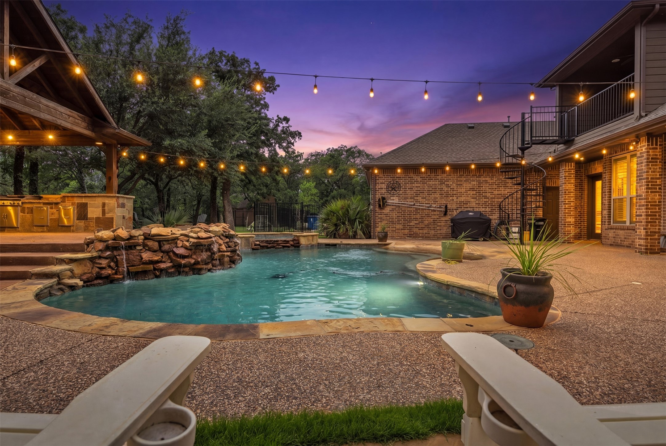 Pam Hudson - Peak Point Real Estate - Real Estate Agent in Mansfield, Texas in Mansfield, TX (4)
