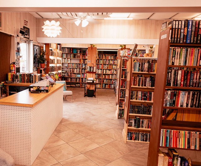 Wilson's Book World in St. Petersburg, FL