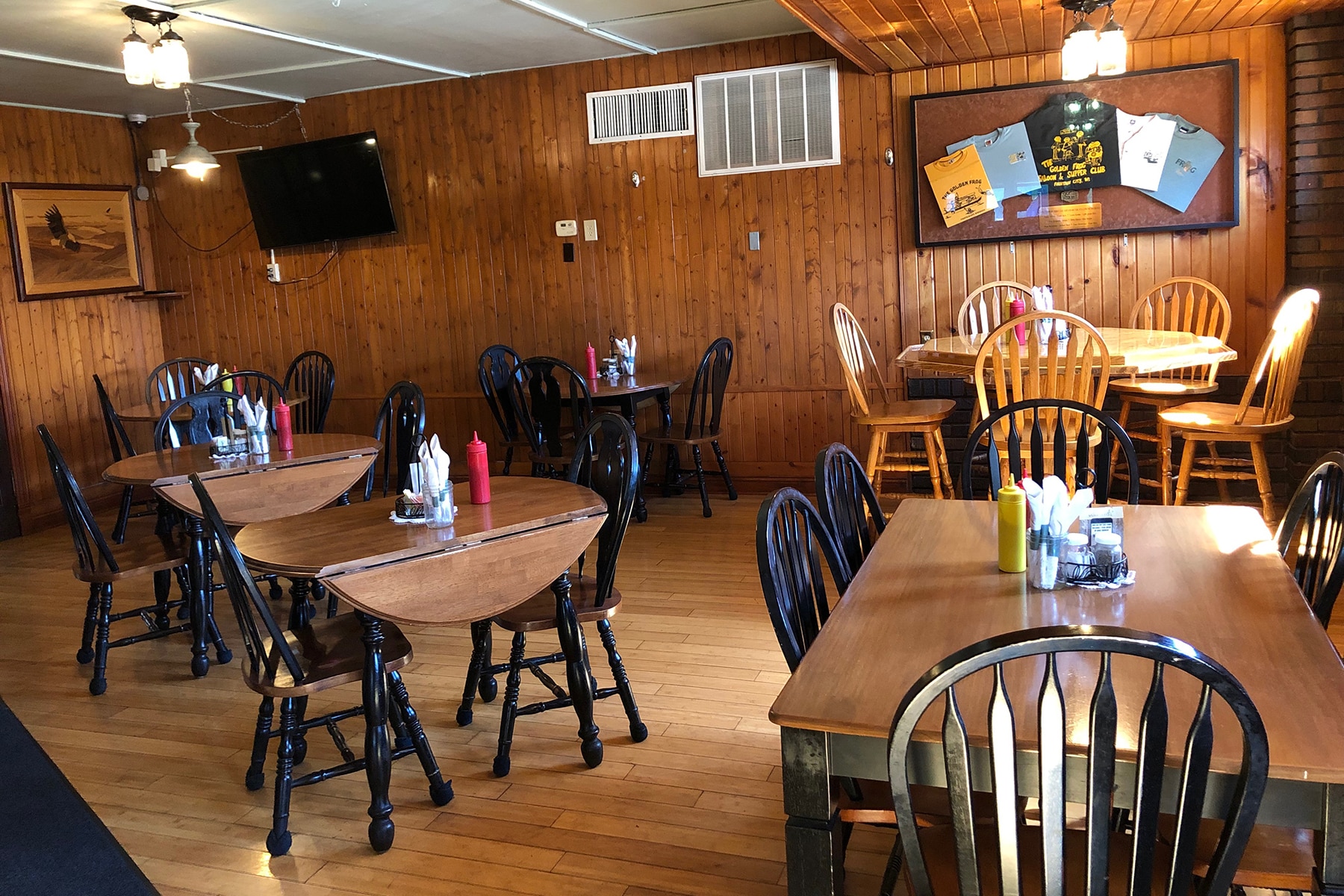 The Golden Frog in Fountain City, WI (3)