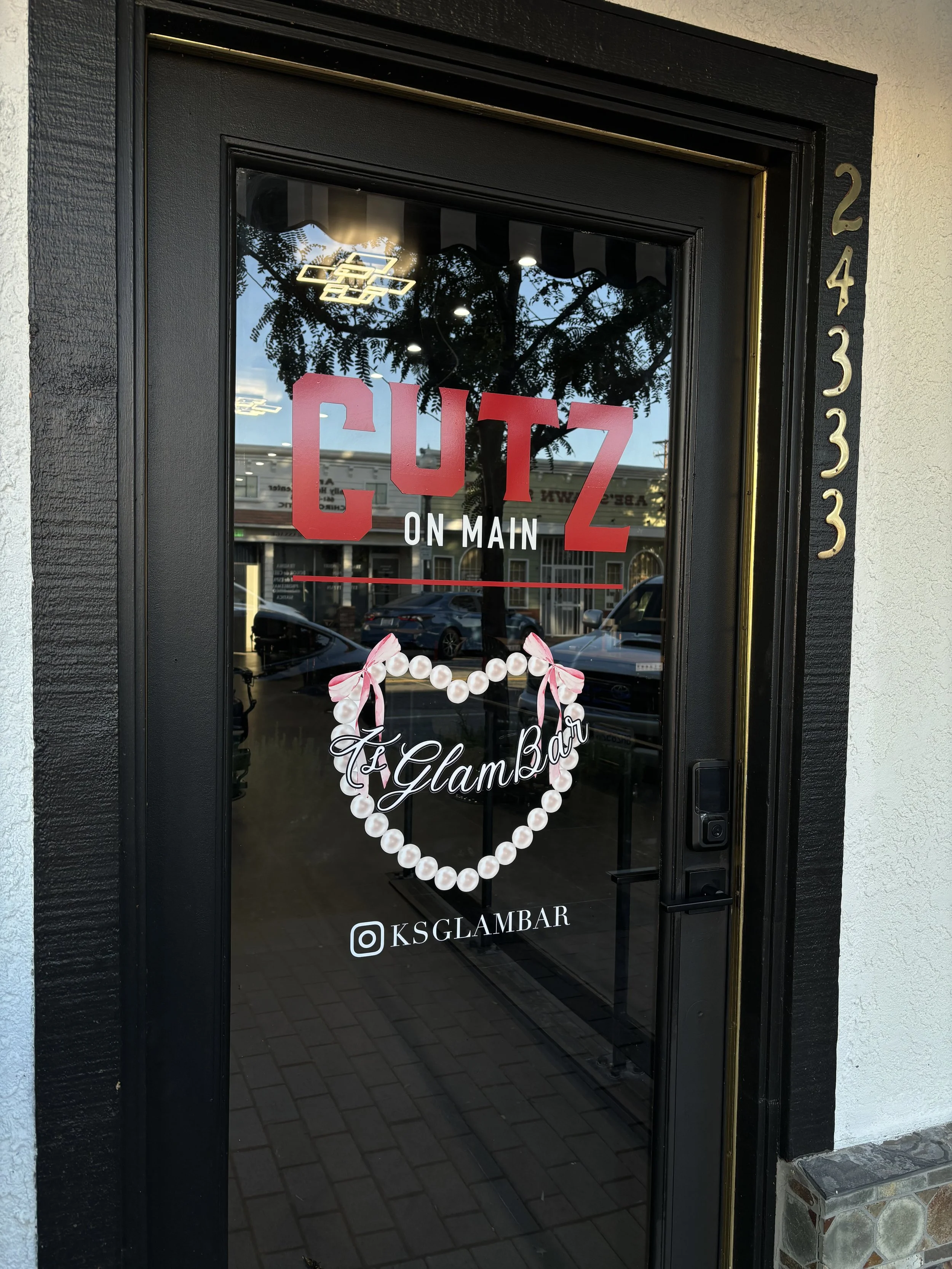 Cutz on Main Barbershop in Newhall, CA (3)