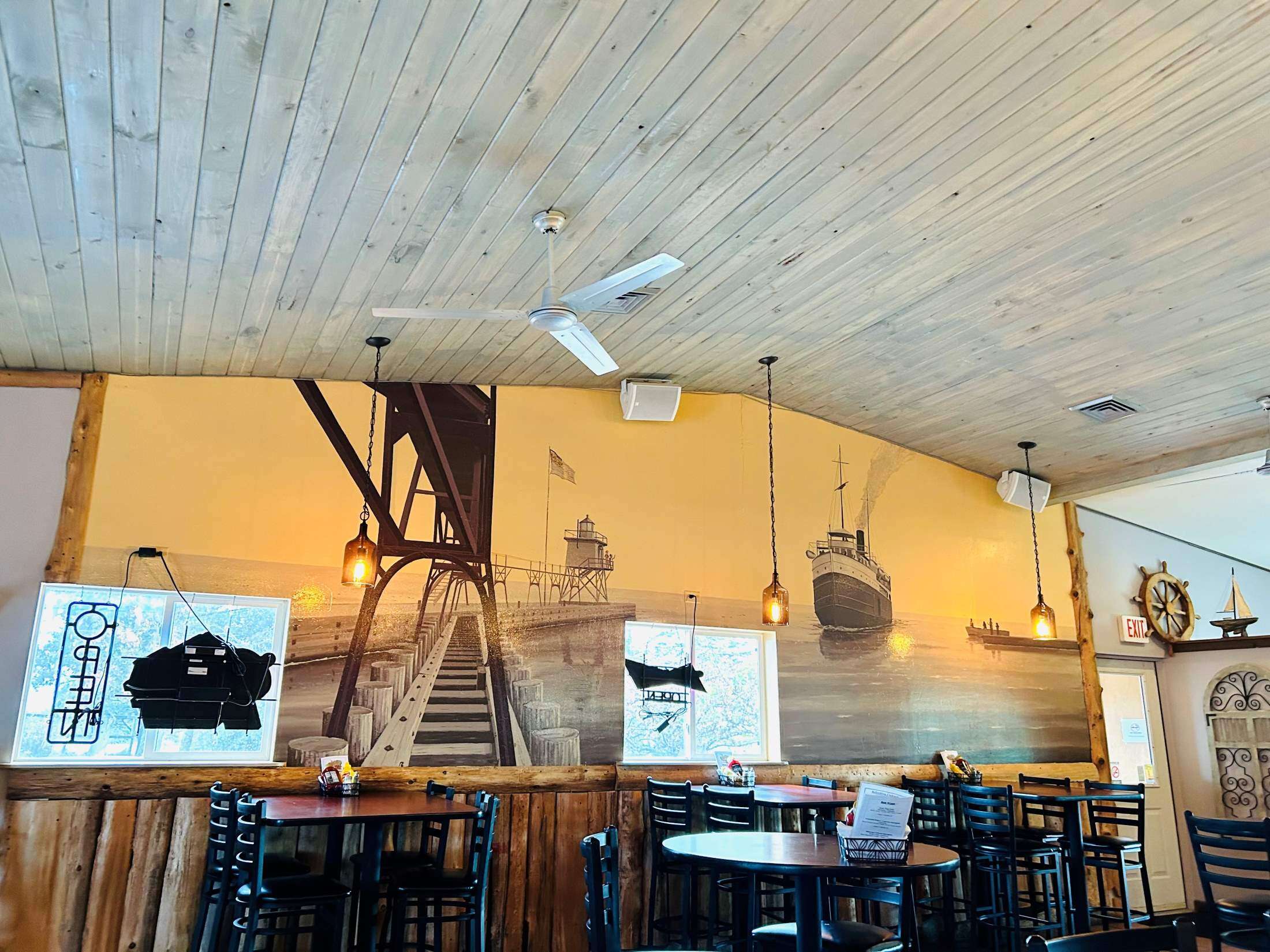Red's Pub & Grill in Algoma, WI (3)
