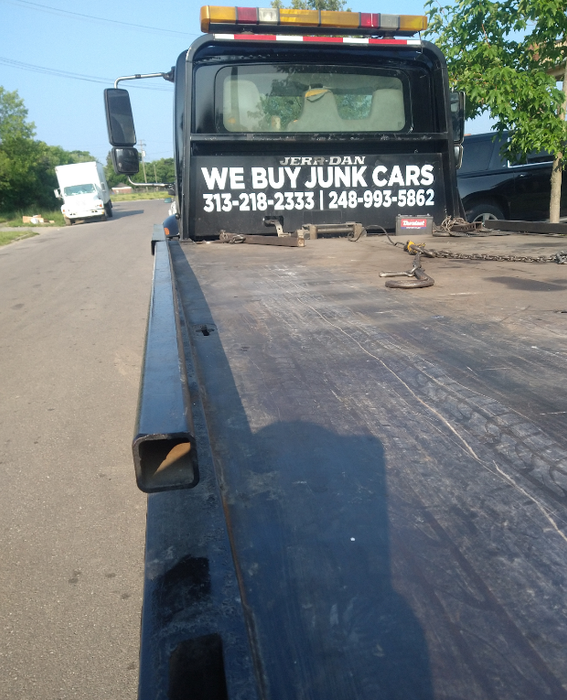 Grand River Towing in Highland Park, MI