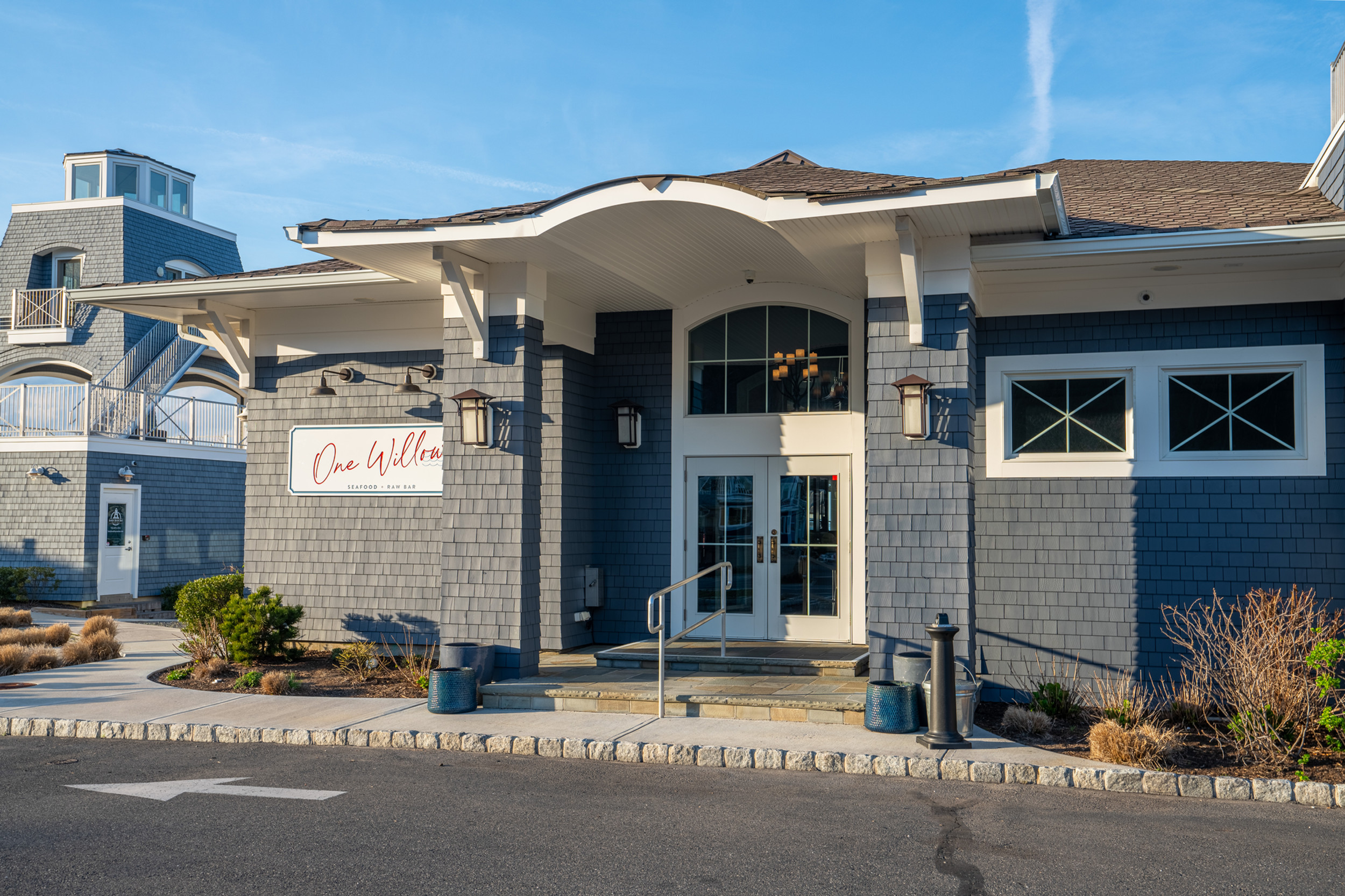 One Willow Seafood & Raw Bar Restaurant in Highlands, NJ