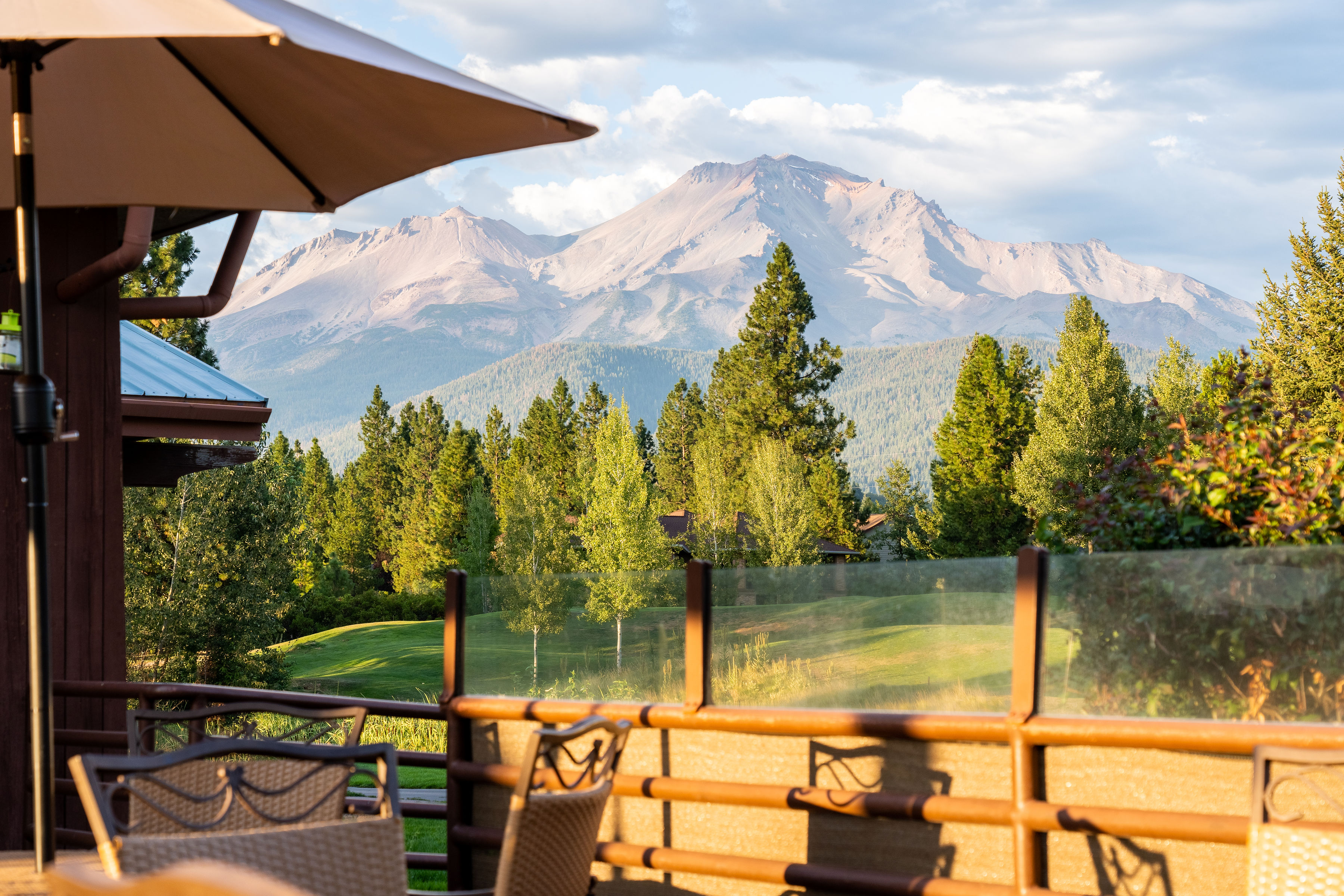 Highland House Restaurant in Mt Shasta, CA (2)