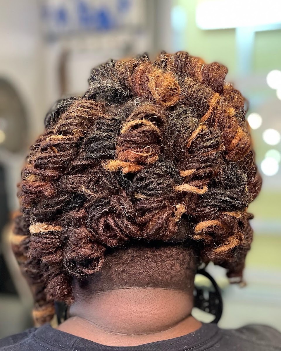 Salon Eccentric in Indian Trail, NC (3)