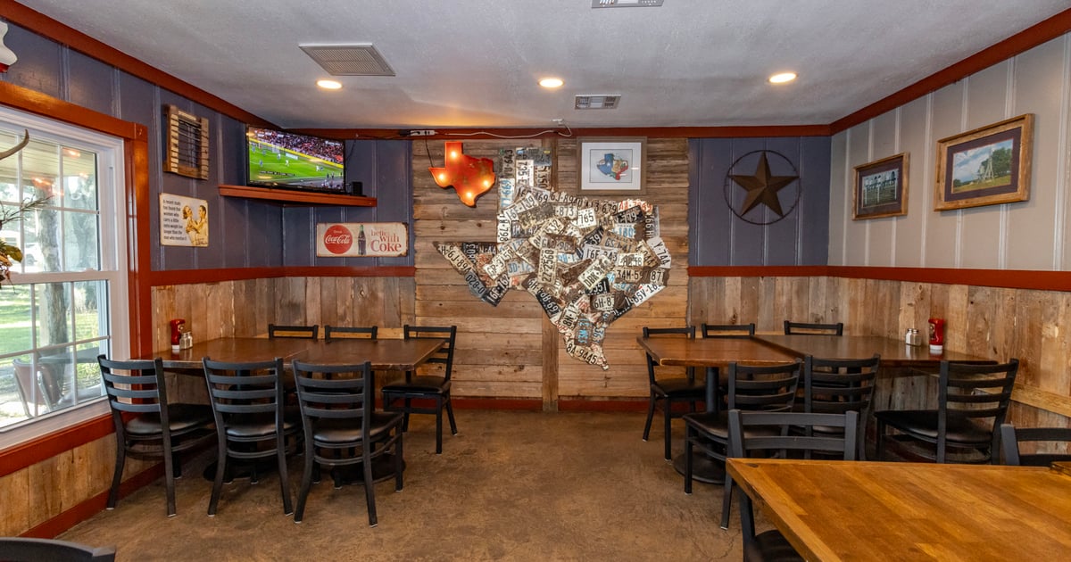 Live Oak Grill in Sugar Land, TX