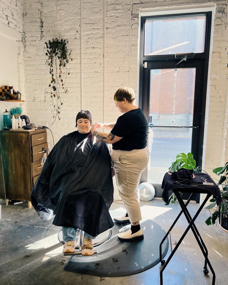 Olive The Hairapist in Fort Wayne, IN (4)