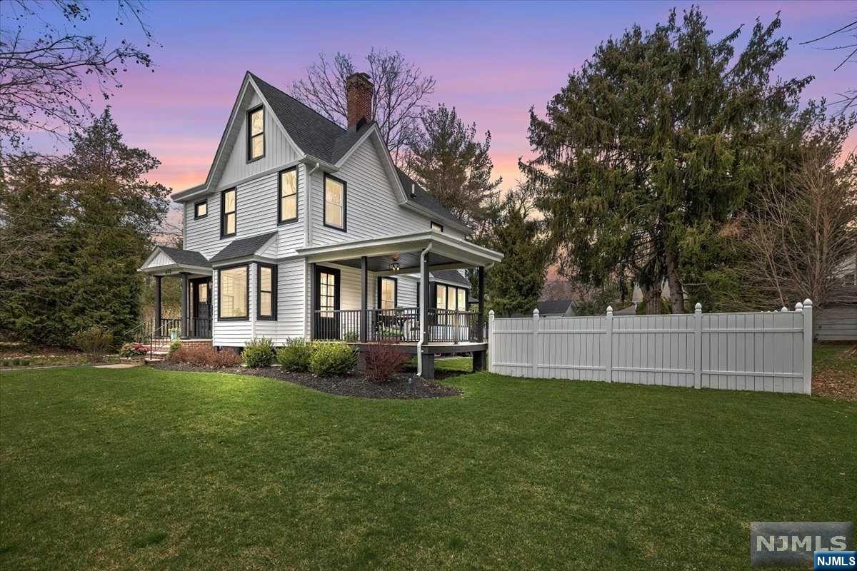 Lana Henriques, Realtor in Paramus, NJ (4)