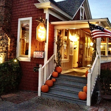 Red House Cafe in Pacific Grove, CA (6)