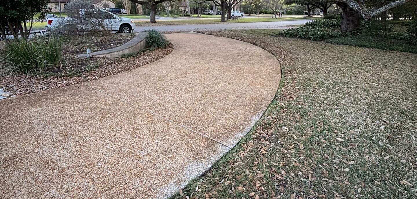 Brick By Brick Pressure Washing in George West, TX (4)