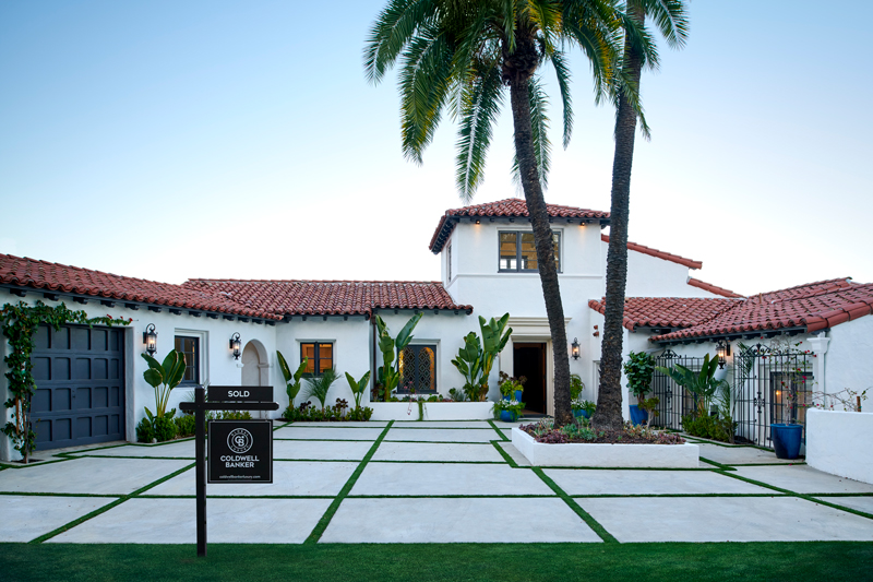 Stefania Salazar with Coldwell Banker Realty in Belleair Bluffs, FL (3)