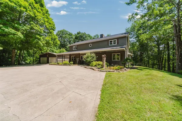 Dylan Knecht- The Apex Group RE/MAX Revealty in Lithopolis, OH (3)