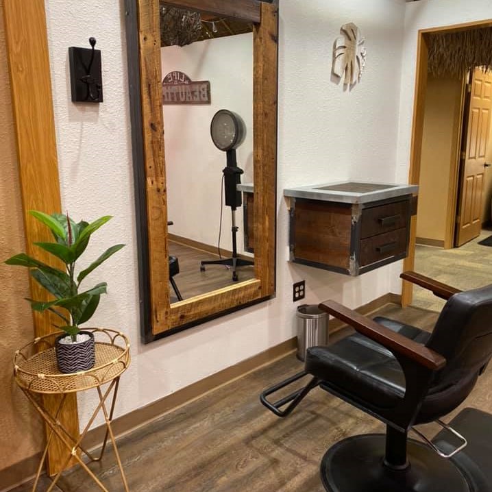 Shades of Paradise Tanning Resort & Hair Studio in Manitowoc, WI (2)