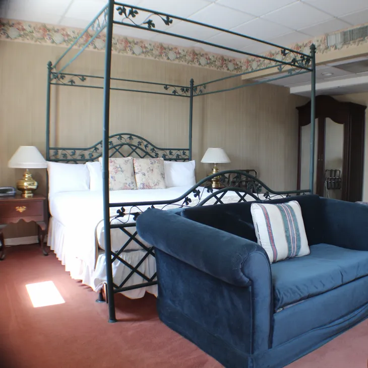 Waynebrook Inn 1865 in Honey Brook, PA (4)
