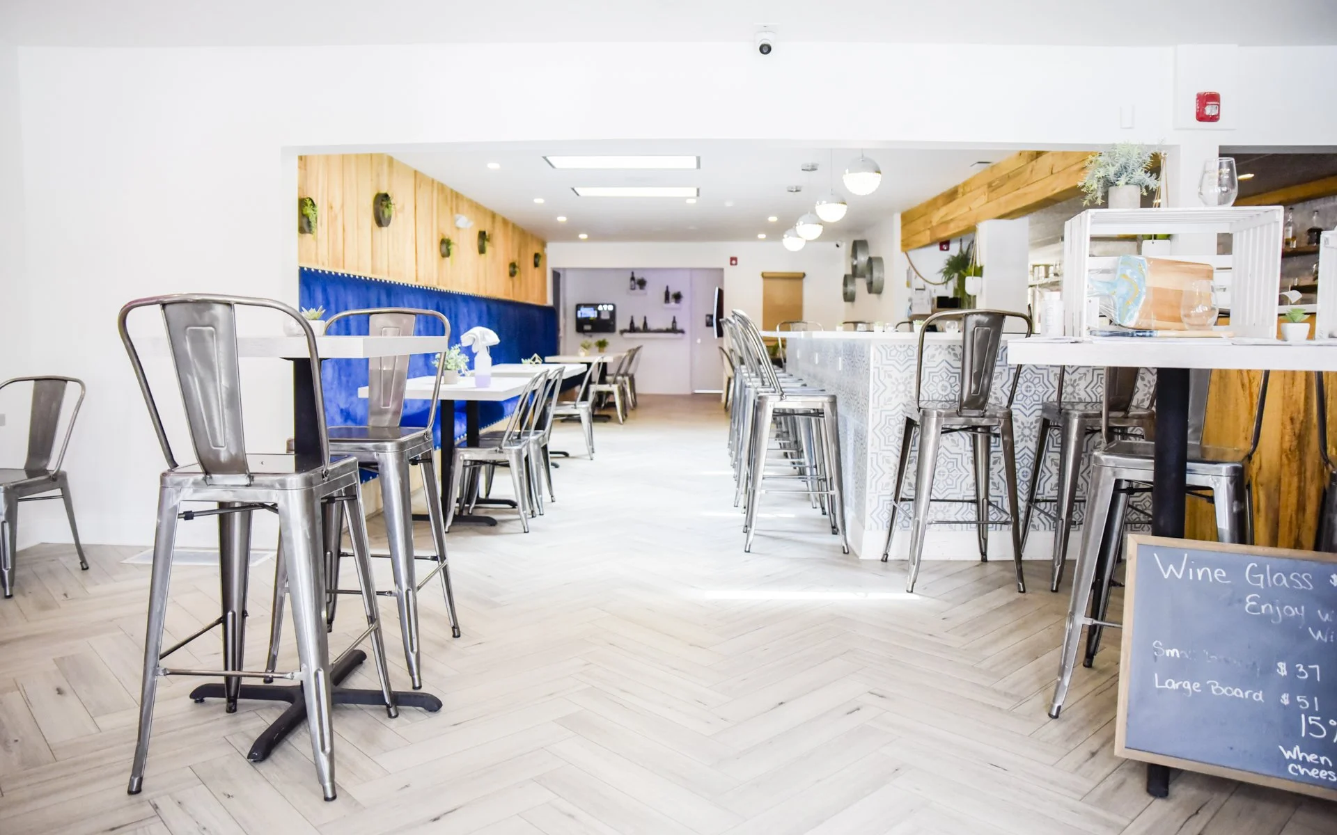 Urban Wine + Kitchen in Lisle, IL (4)