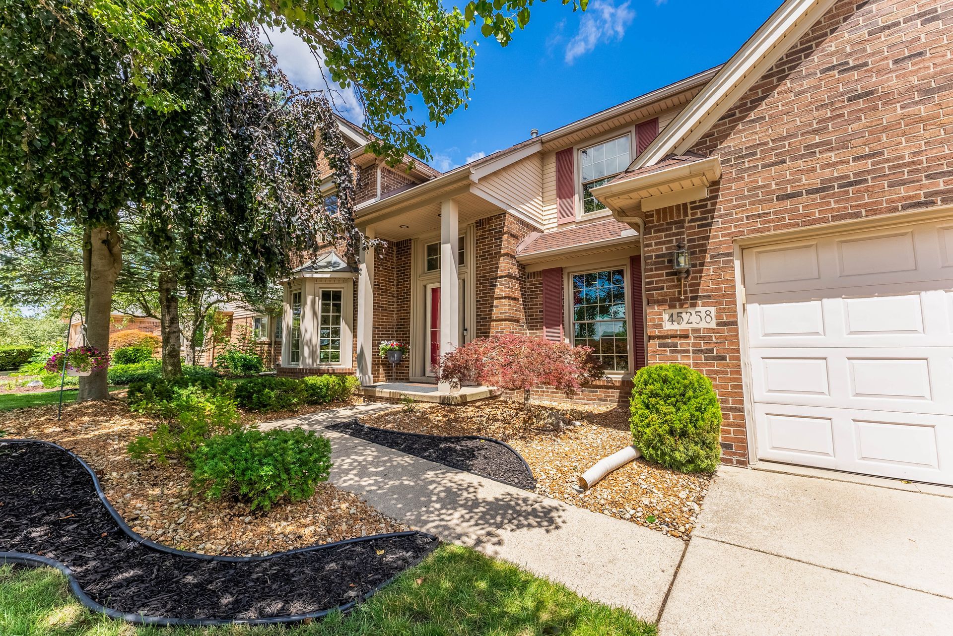 Bonnie Showerman Real Estate in Northville, MI