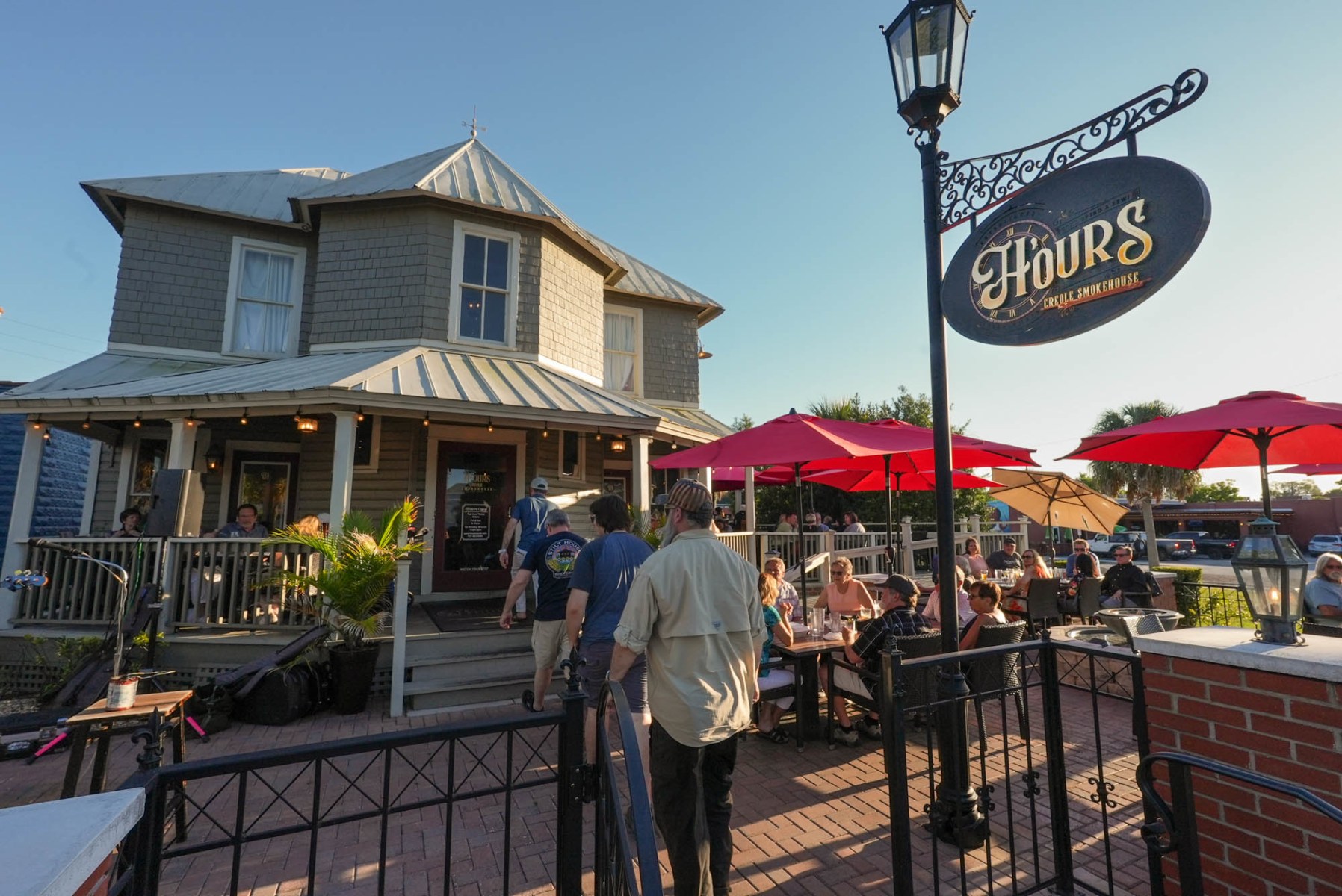 H'ours Creole Smokehouse in Tarpon Springs, FL