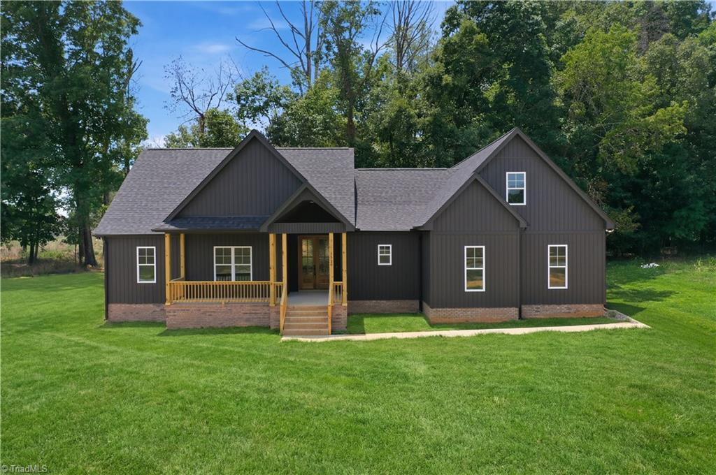 Lyric Cunningham, Realtor Above & Beyond Realty in Hillsborough, NC (6)