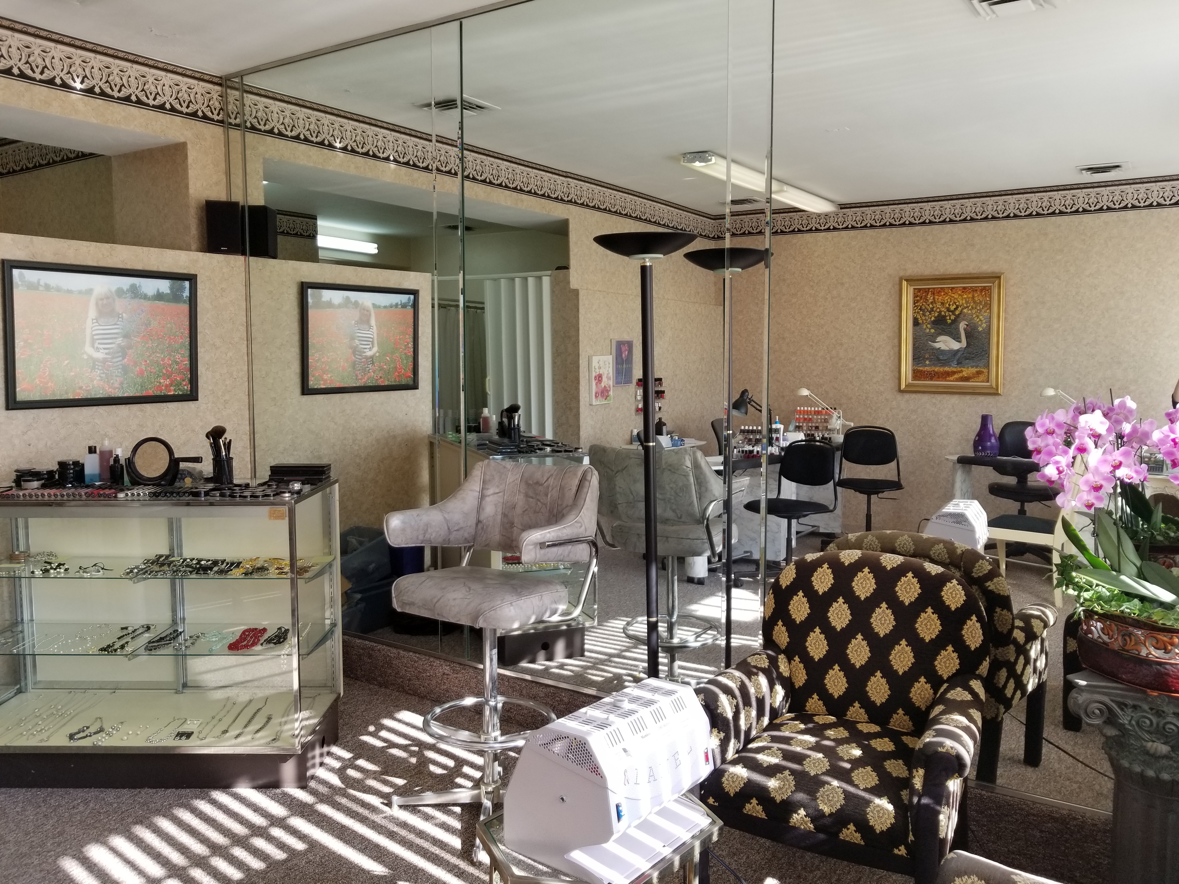 Amo Salon De Beaute in Huntingdon Valley, PA