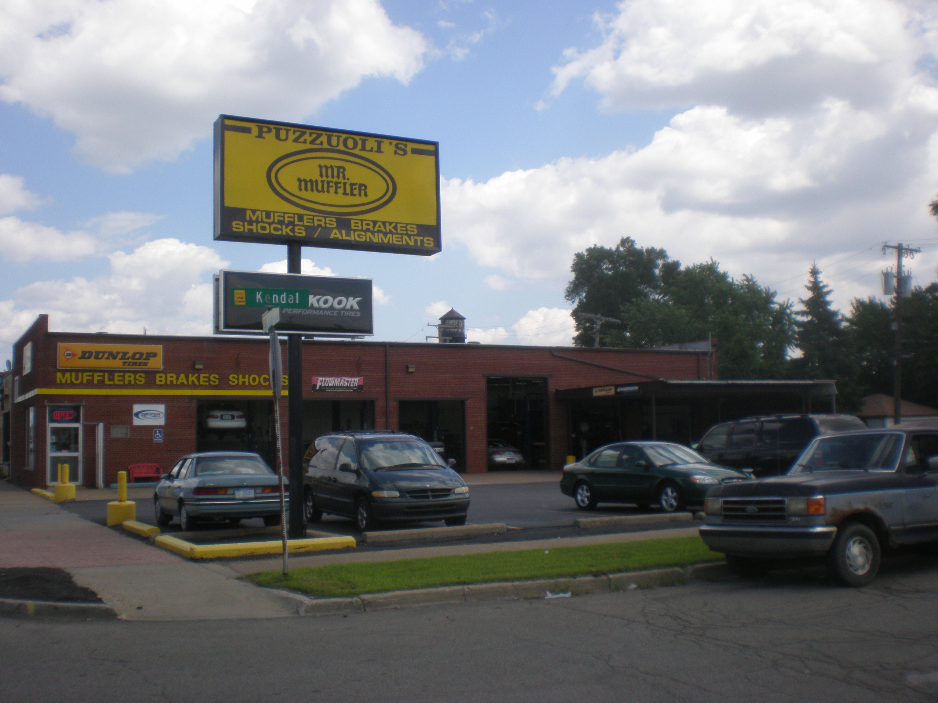 Puzzuoli's Auto Services in Dearborn, MI
