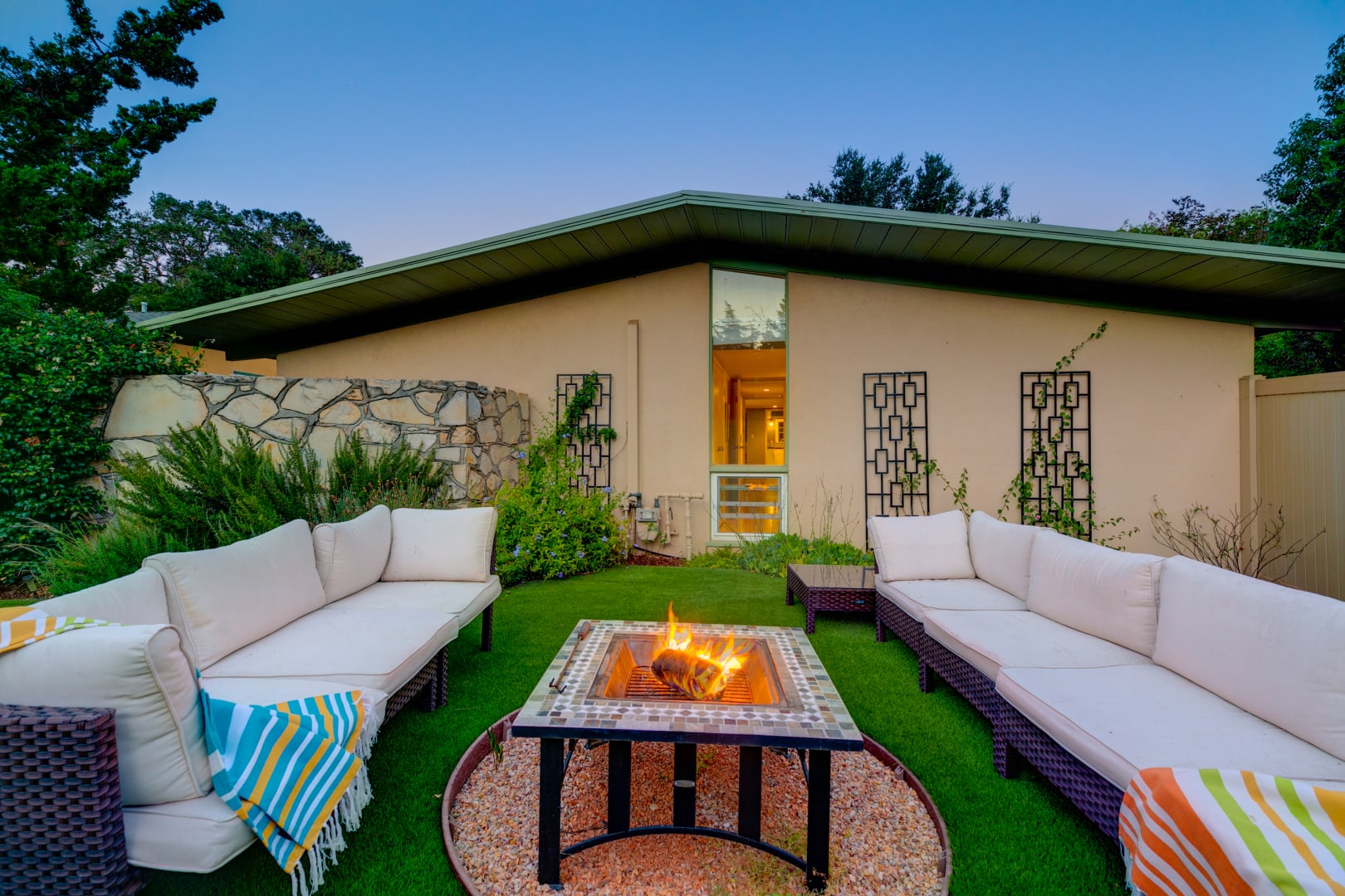 805 Properties Stacy Cadenasso in Ojai, CA (4)